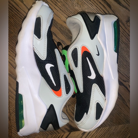 Nike Air Max Bolt GS Boys Size 4 - Picture 3 of 5